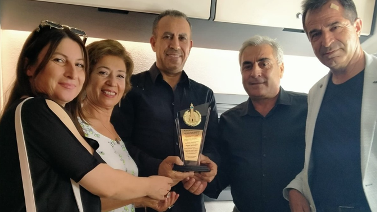 Altın Saat Kulesi ödülleri Haluk Levent ve AHBAP'a