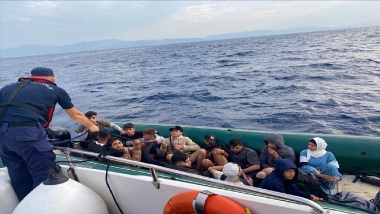 Umuda yolculuk yarım kaldı... 71 göçmen yakalandı!