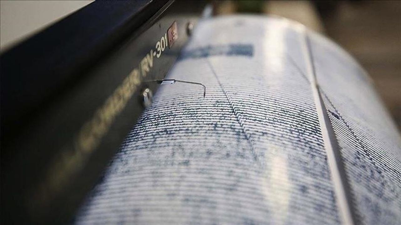İran 5.3 büyüklüğündeki depremle sarsıldı