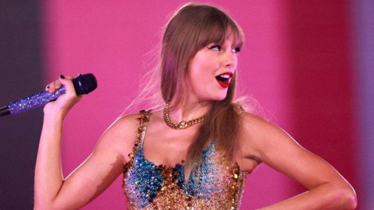 Eski albümlerini yeniden kaydeden Taylor Swift satış rekoru kırdı