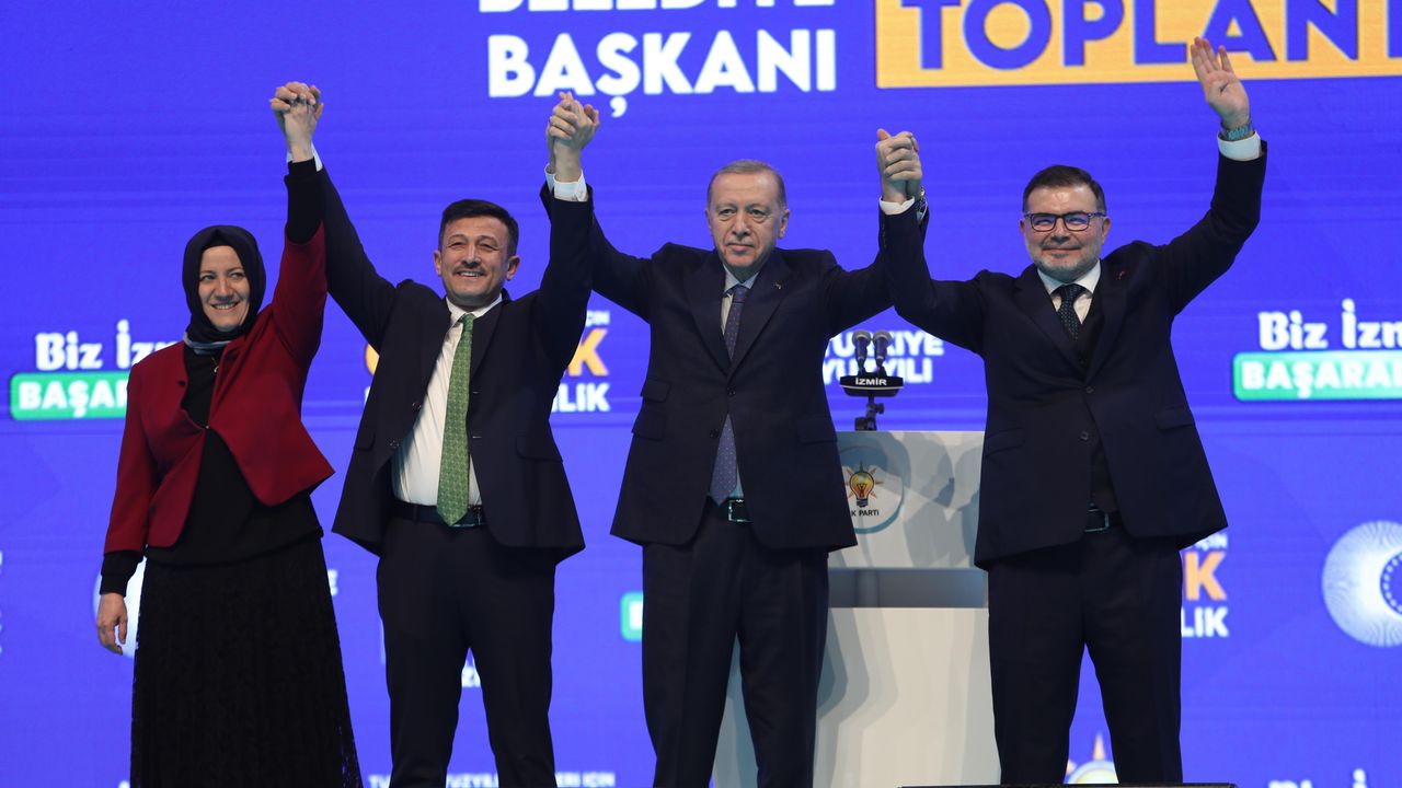 AK Parti İzmir'de Cumhurbaşkanı Erdoğan'la iddialı start!