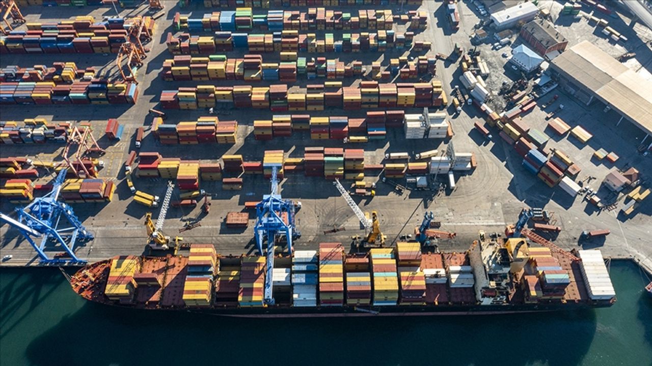 2023 yılında ihracat rekoru kırıldı, Dış ticaret açığı azaldı!