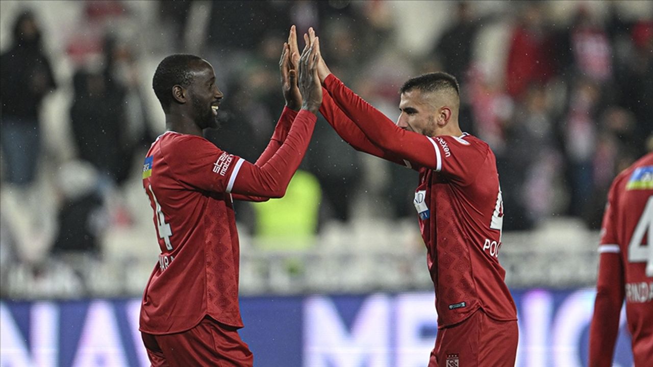 Sivasspor, Beşiktaş'ı yenerek galibiyet hasretine son verdi