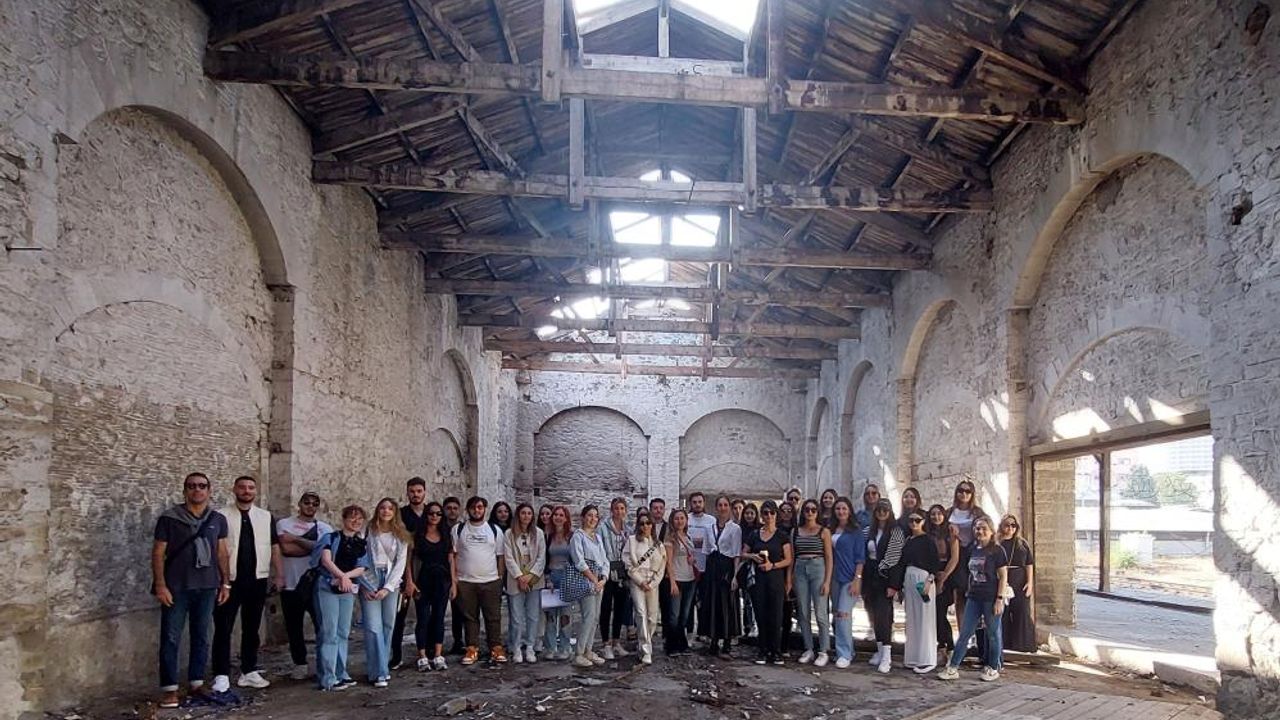 Yaşar Üniversitesi öğrencilerinden tarihi hangara yeniden tasarım