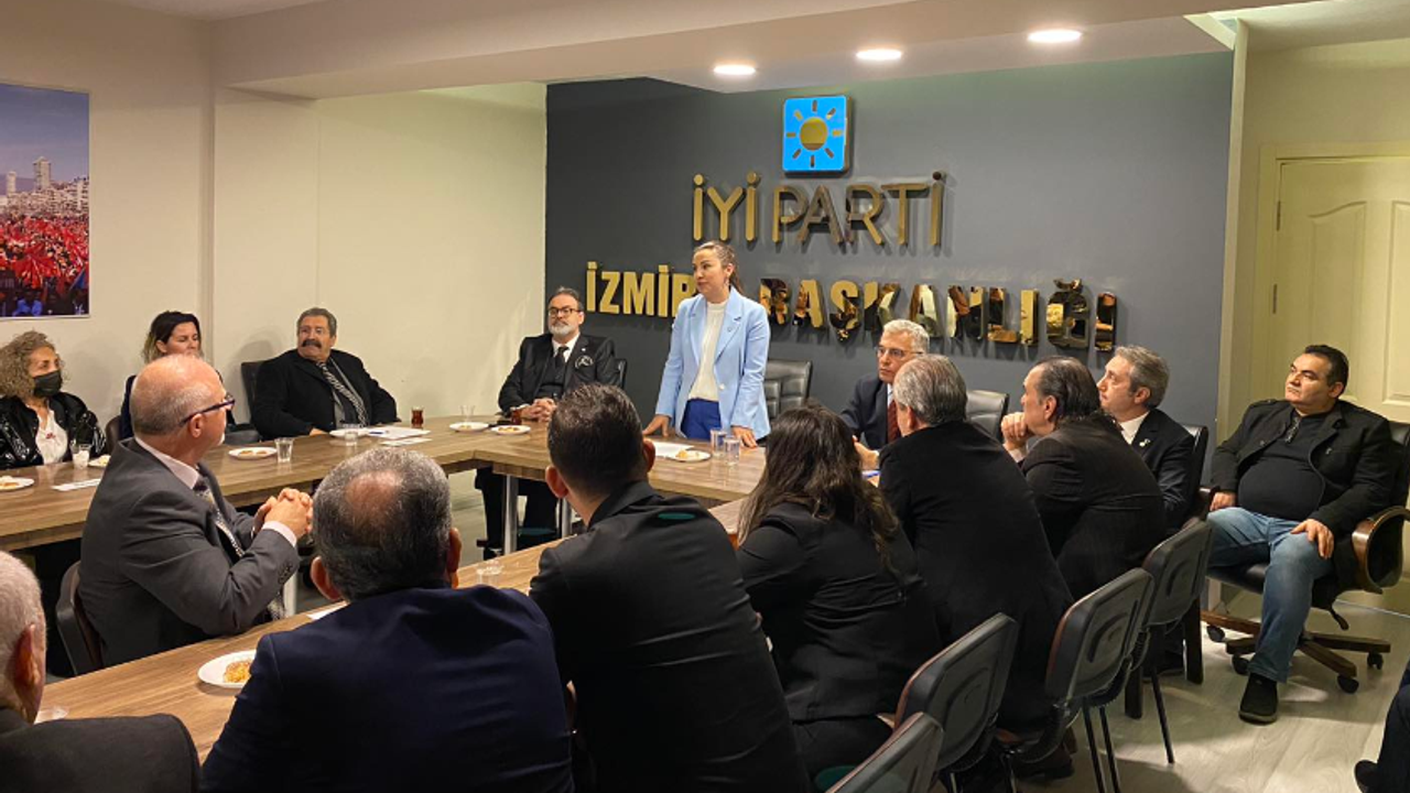 İYİ Parti İzmir'de Ülkü Doğan'ın 100 kişilik yönetim kurulu belli oldu