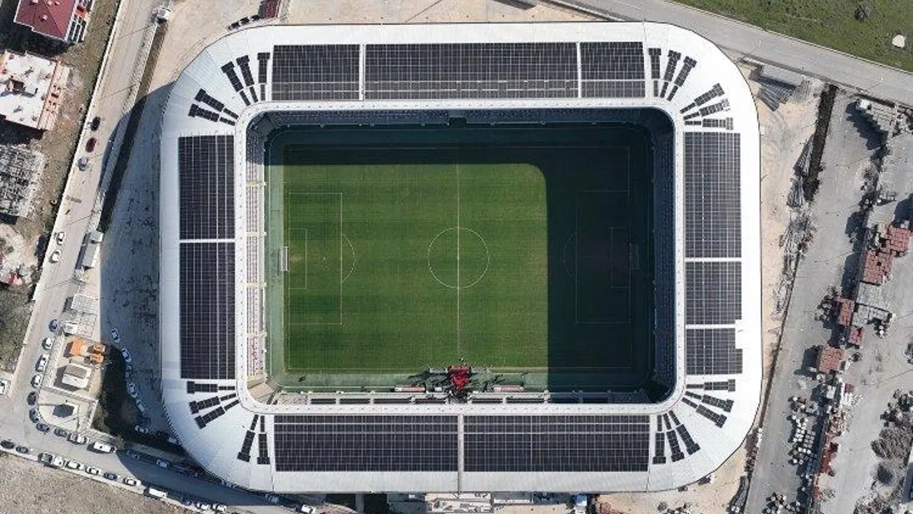 İzmir'de bir ilk: Gazi Mustafa Kemal Atatürk Stadyumu'na GES kuruldu!