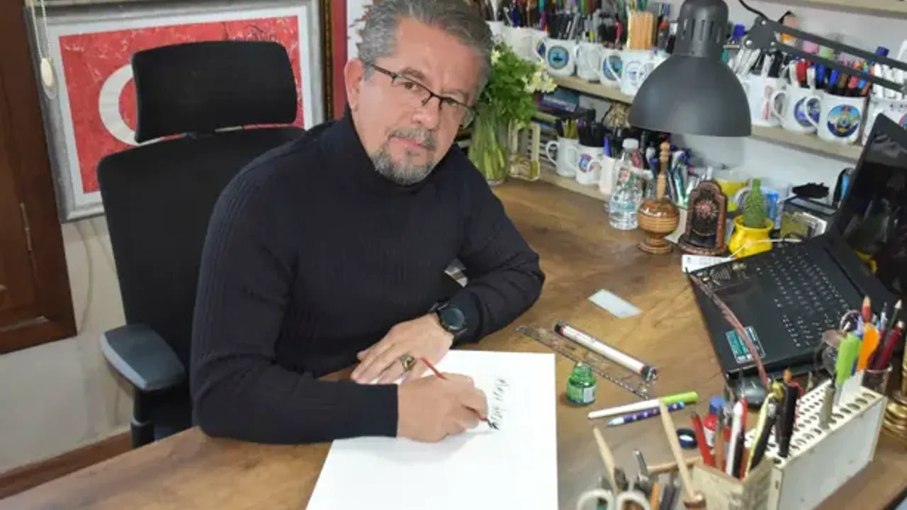 Emekli astsubay, kaligrafi sanatını İzmir’de yaşatıyor!