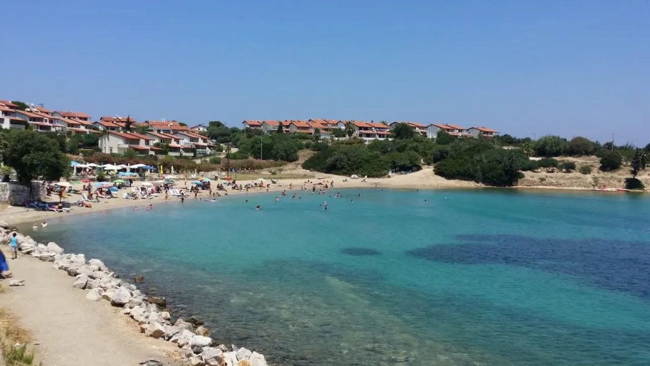 Sessizliğin içinde huzur bulmak isteyenlerin rotası Kocakarı Plajı!