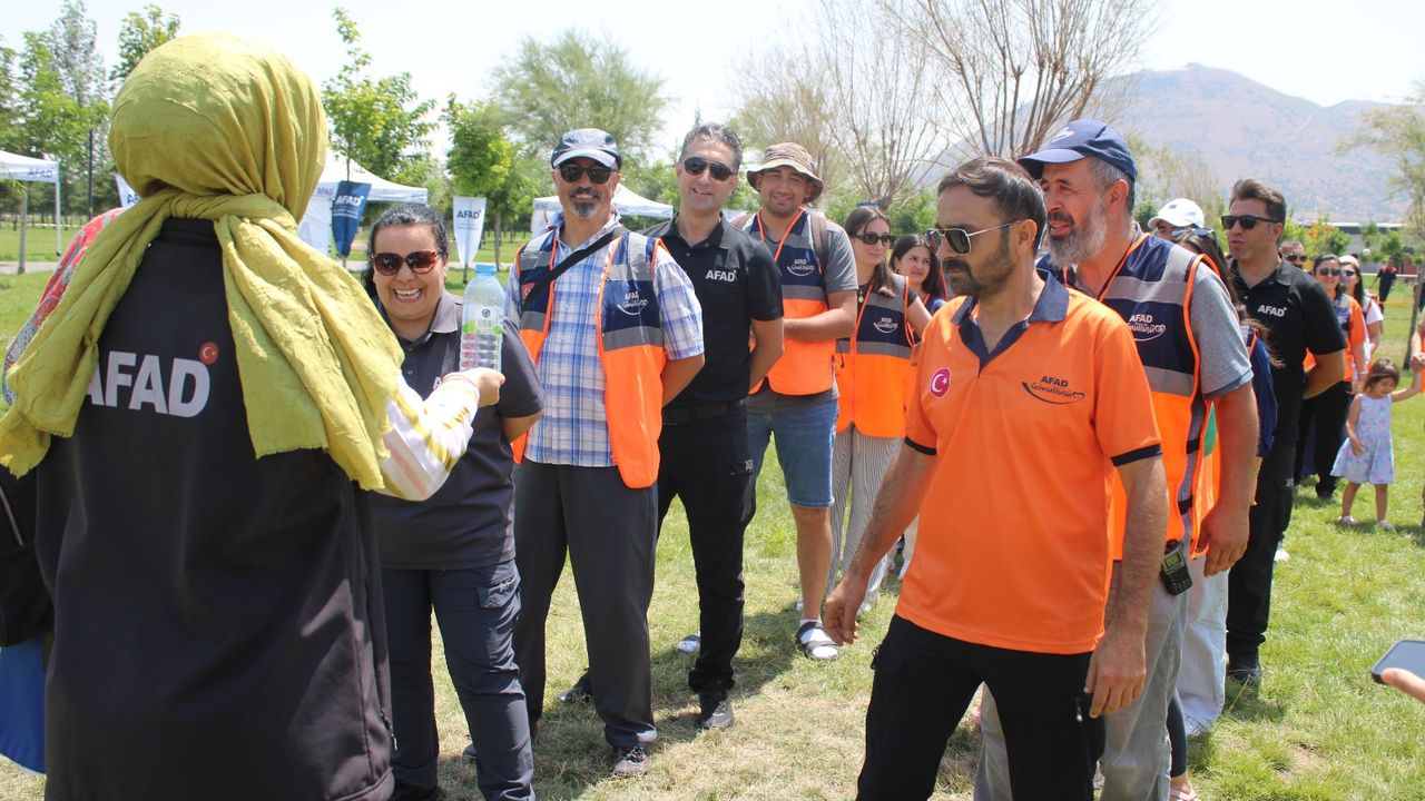 AFAD gönüllüleri hazır kıta!
