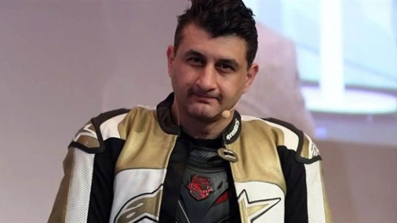 Altın Elbiseli Adam kimdir, neden öldü? Barkın Bayoğlu'nun motorlarına ne  oldu? - İzmir Haberleri