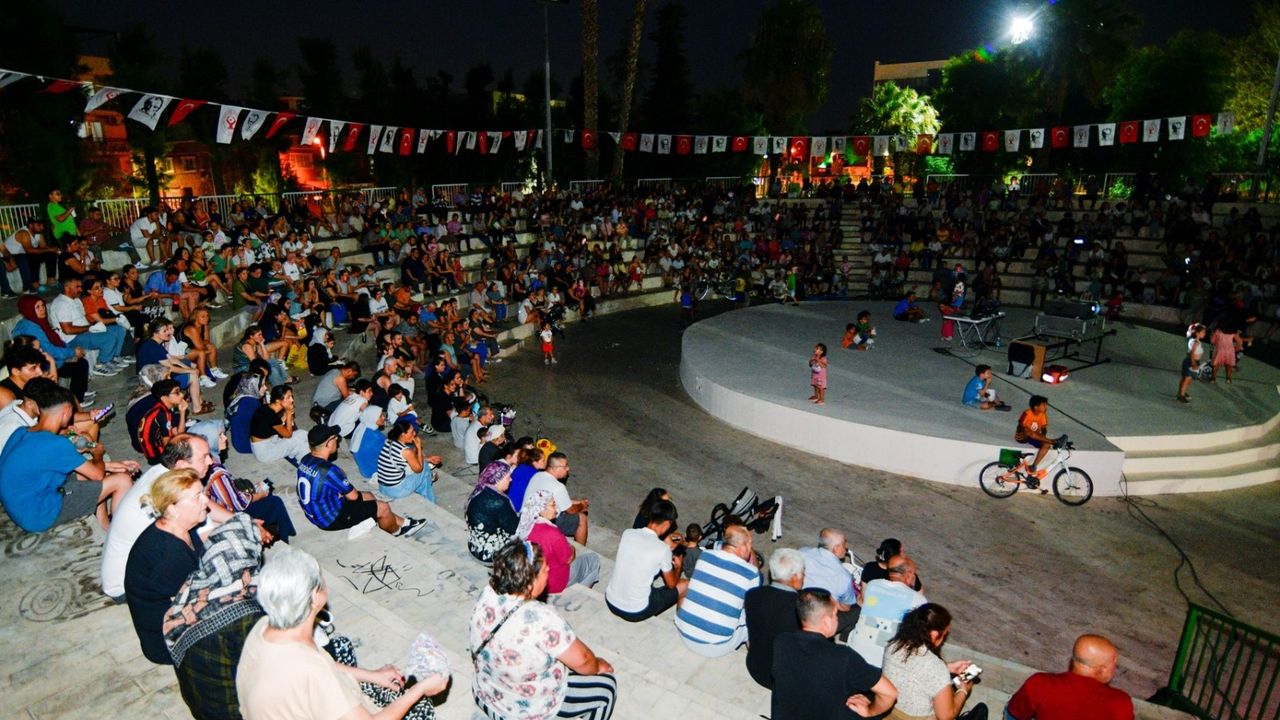 Bornova’da sinema ruhu ile dolup taşan geceler sürüyor!