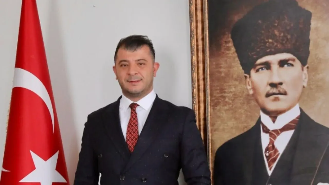 Onur Erdağ'dan Meclis’teki ‘Biji Serok Apo’ sloganına sert tepki