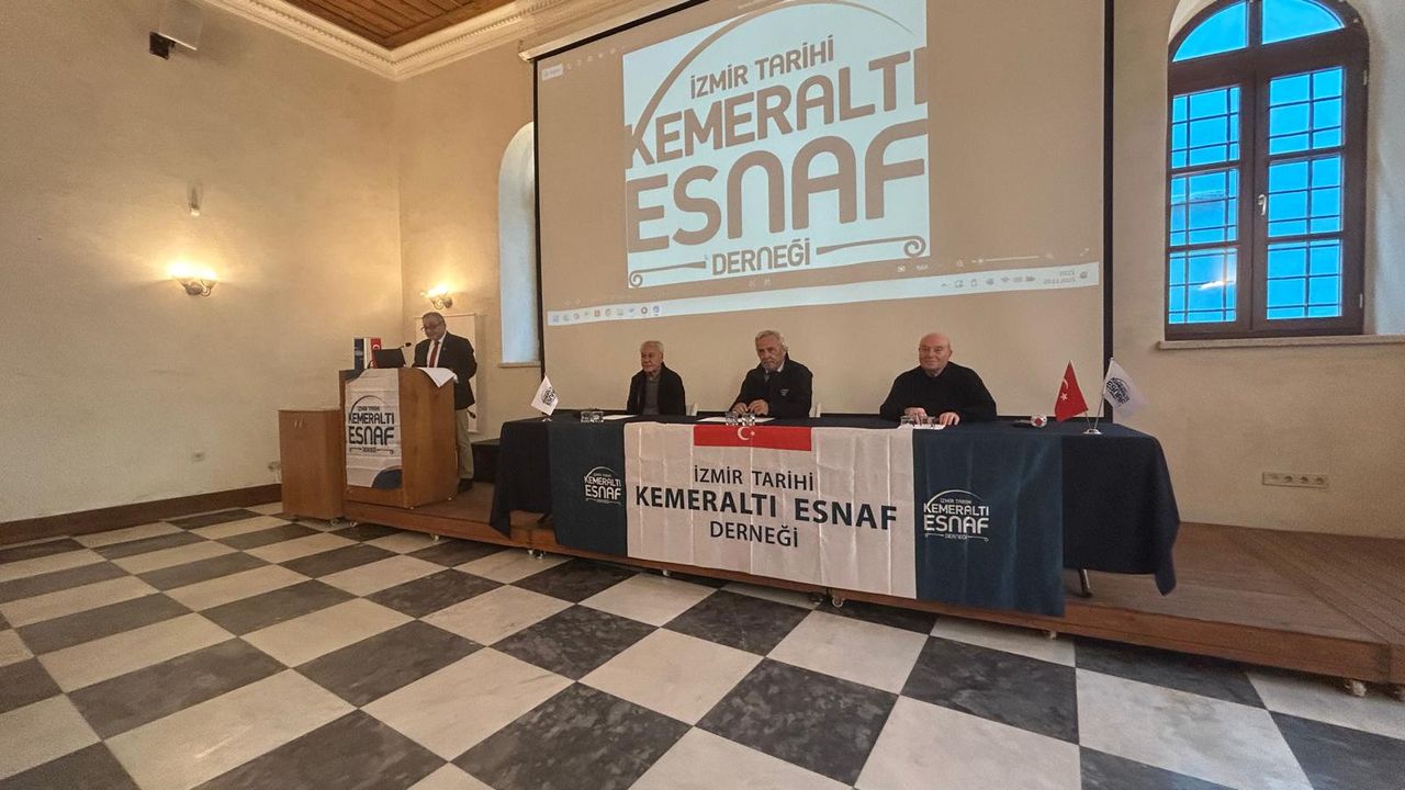 Kemeraltı Esnaf Derneği’nde güven tazeleyen liste! Semih Girgin dönemi devam ediyor