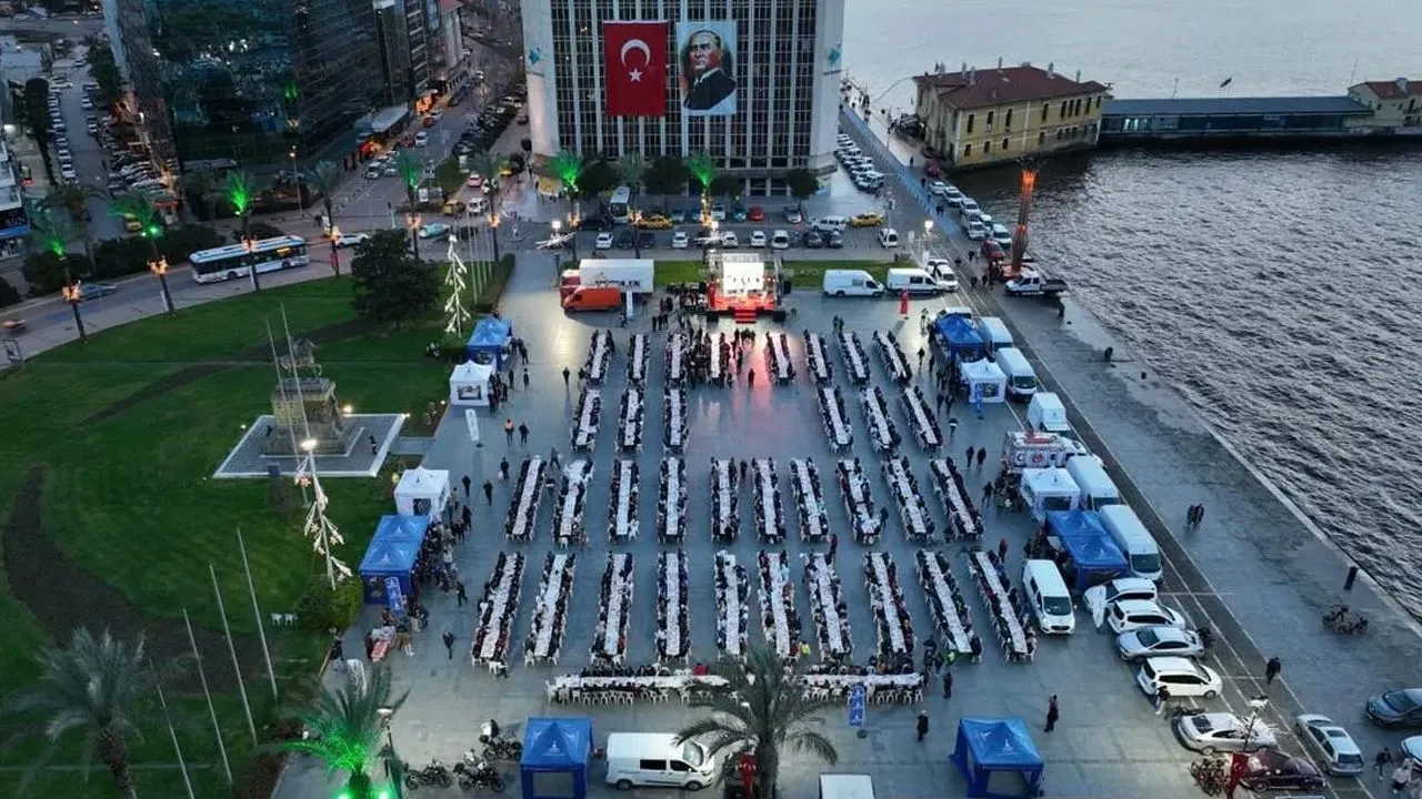 İzmir'de iftar çadırı nerede kurulacak 2026? İzmir Ramazan çadırı listesi: Buca, Karabağlar, Bornova ve Karşıyaka ücretsiz iftar noktaları