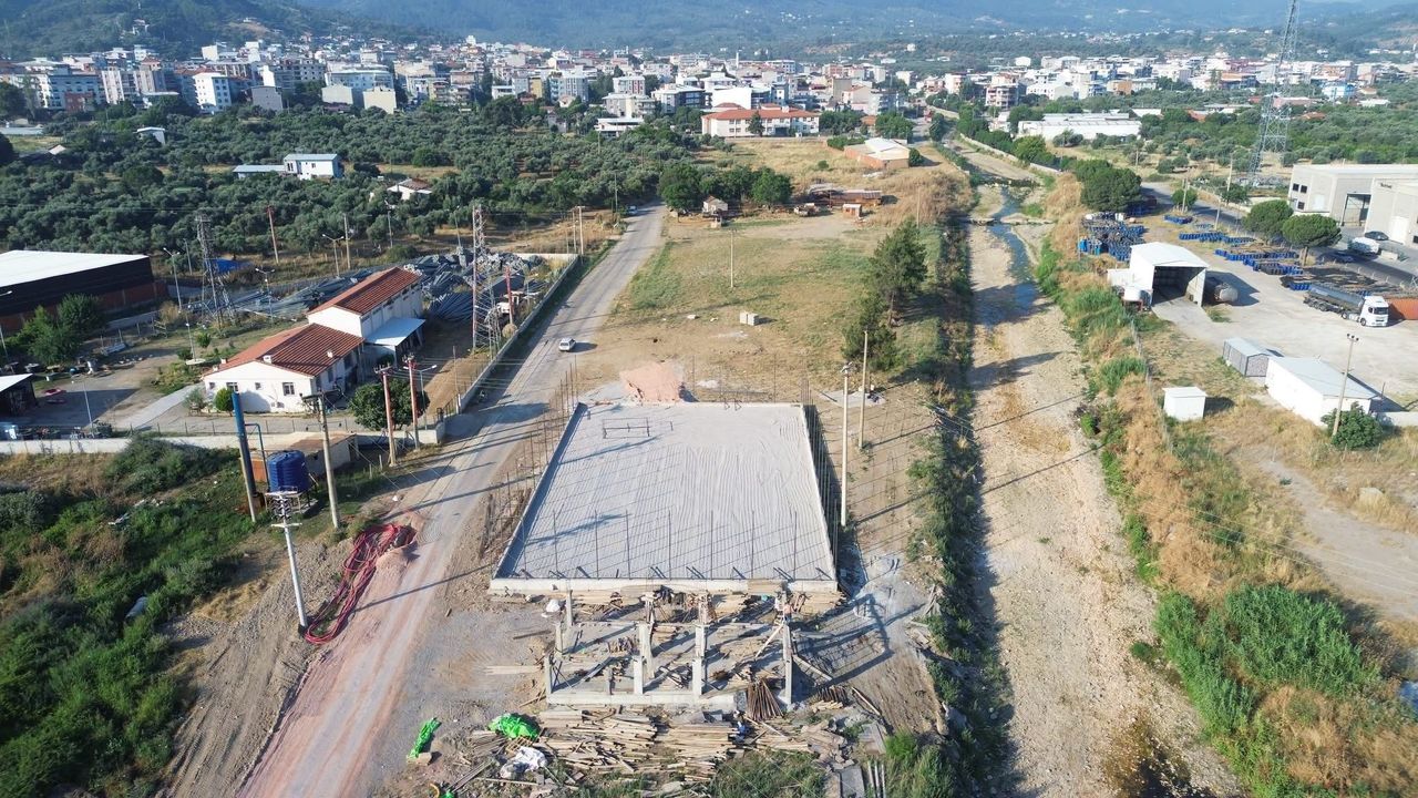 Kemalpaşa Belediyesi'nden Armutlu'ya spor hamlesi!