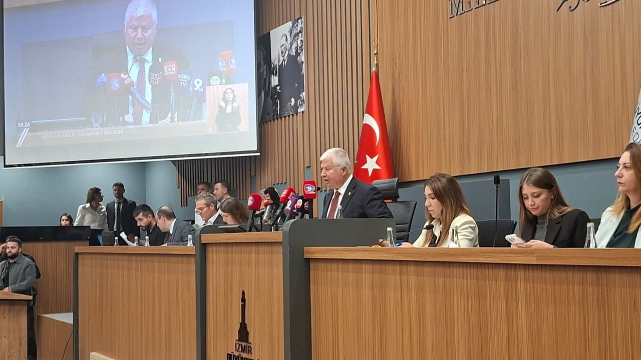 İzmir Büyükşehir Meclisi'nde kalabalık birleşim! Boş koltuk kalmadı!