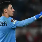 Berke Özer Fenerbahçe yolunda mı ve milli kaleci kimdir?