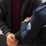 Ödemiş’te şok baskın! Evi cephaneliğe çeviren şüpheli yakalandı