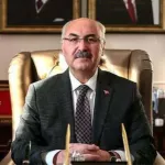Eski İzmir Valisi Köşger'den 'kumar' isyanı: "Mesaj geliyor, neredeyse benim hanımı bile bağımlı yapacaklar!"