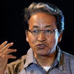 Hindistan'da açlık grevi gerilimi: Aktivist Sonam Wangchuk'un eşi yargının yolunu tuttu