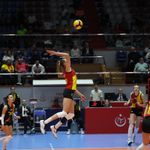 İzmir'de Kupa Voley heyecanı: Aras Kargo-Göztepe derbisi belli oldu!
