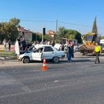 İzmir yolunda otomobil ile motosiklet çarpıştı! 4 yaralı