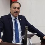 Rozetini Cumhurbaşkanı Erdoğan taktı! İzmir Milletvekili Mustafa Bilici resmen AK Parti'de