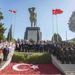 İzmir'de 9 Eylül coşkusu Belkahve'den taşarak yükseldi! Başkan Eşki: "Ateş çemberinde güvenle yaşıyorsak Cumhuriyet sayesindedir"