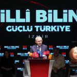 ‘Milli bilinç, güçlü Türkiye’ sloganına itiraz etti ve ekledi: ‘Hak, hukuk, adalet’ denemez miydi?