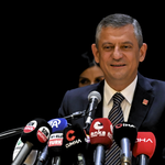 Özgür Özel’in Son Mühür Anısı: “Parti yeni, mikrofon yeni”