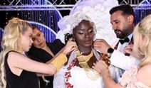 Fenomen Zehra'nın düğününe altın yağdı