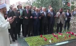 Erdoğan, Alparslan Türkeş'in anıt mezarını ziyaret etti