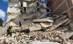 Kilis'te ağır hasarlı bir bina çöktü