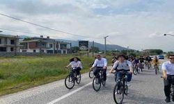 Avrupalı öğrenciler Kemalpaşa'da bisiklet turuna katıldı