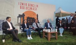 Bakan Varank ve Bakan Kasapoğlu İzmir’de gençlerle buluştu