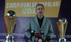 Bakan Kasapoğlu, Spor Toto Süper Lig ve 1. Lig kupalarının tanıtımına katıldı