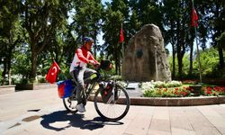 Cumhuriyet'in 100. yılı anısına Sivas’tan Karşıyaka’ya pedalladı