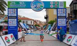 Çeşme'de ilk kez düzenlenen Salomon Çeşme Yarı Maratonu'nda kazananlar belli oldu