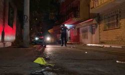 İzmir'de husumetliler arasında silahlı kavga: 2 ağır yaralı