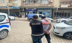 İzmir'de üzerinden 42 bin lira sahte para çıkan kişi tutuklandı