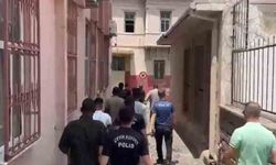 İzmir polisi düzensiz göçmenleri kıskaca aldı: 109 kişi yakalandı