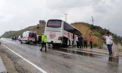 Antalya'da yolcu otobüsü şarampole düştü: 10 yaralı