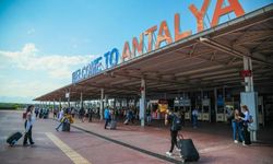Antalya'ya hava yoluyla gelen turist sayısı 4 milyonu geçti