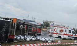 İzmir’de faciadan dönüldü: Tüp kamyonu ile tır çarpıştı