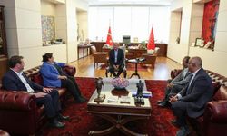 Kılıçdaroğlu, KESK heyetini kabul etti