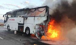 Ağrı’da yolcu otobüsü alev aldı