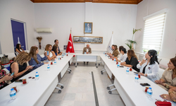 Azerbaycanlı iş kadınları Başkan Soyer’i ziyaret etti