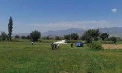 Aydın'da eğitim uçağı tarlaya düştü; pilot ve öğrencisi yaralı