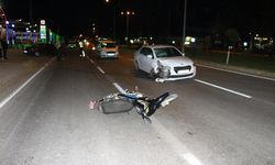 2 otomobilin çarptığı motosikletli genç 9 gün sonra öldü