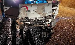 İki otomobilin çarpıştığı kazada baba ile oğlunu ölüm ayırdı